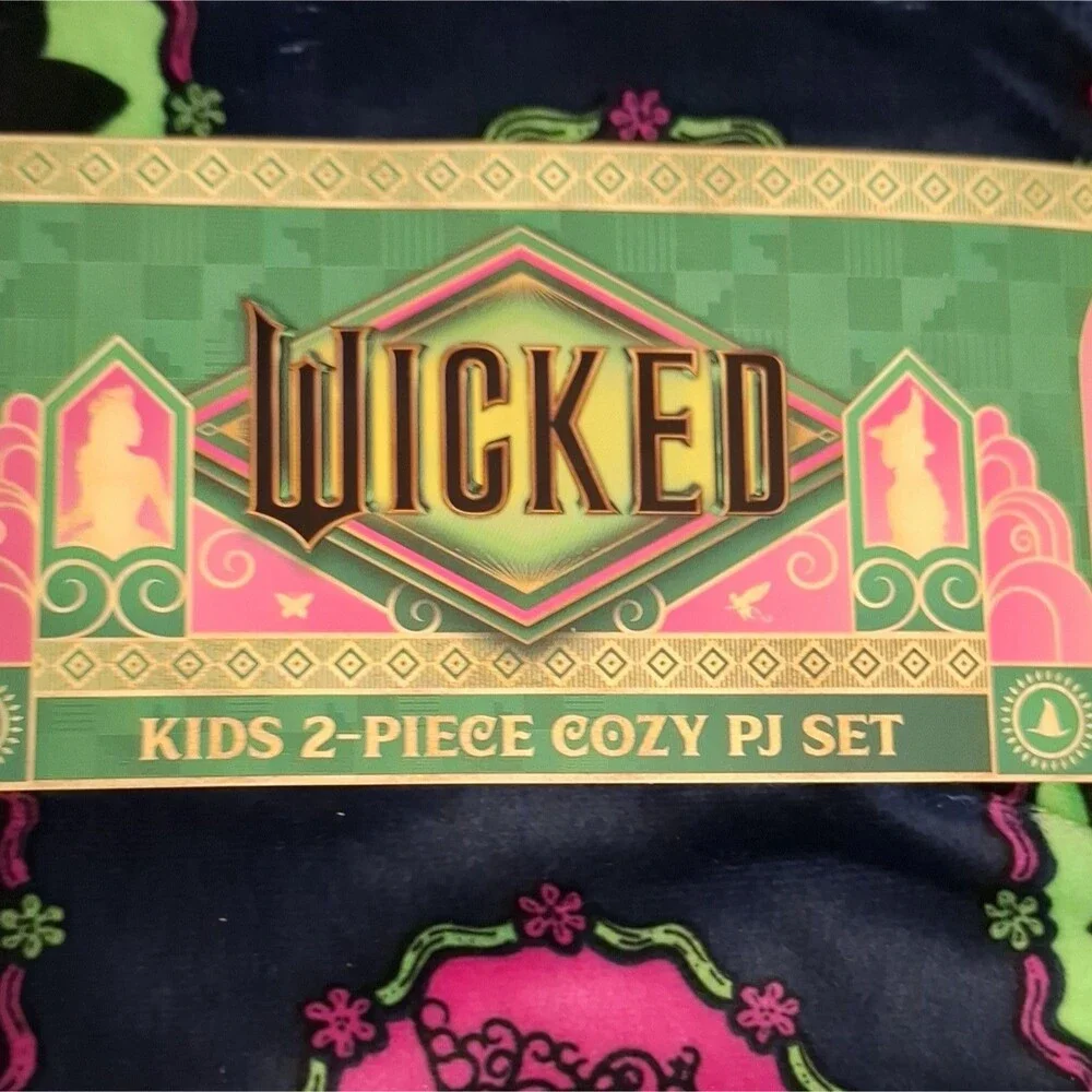 Wicked Girls 2pc Pajama Set Sz 10 Flame Resistant Velour LS Elphaba Glinda Cozy